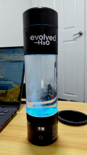 Customer photo review of Evolved H2O™ Advanced Hydrogen: Pro Bottle