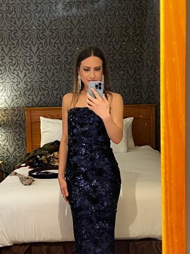 Customer photo review of Leslie Dress in Navy by HELSI - RENTAL