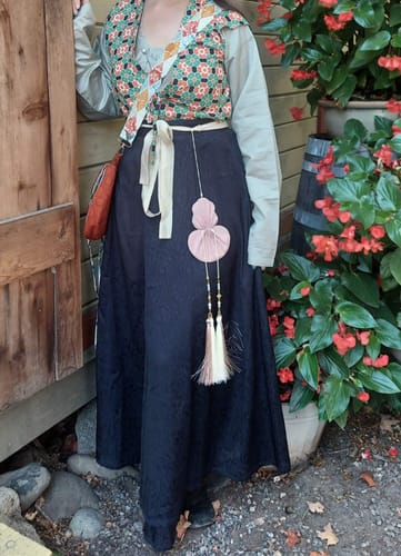 Customer photo review of Tiao Tiao 跳跳 Jumping Bean Tang Dynasty Banbi & Poqun Ruqun Set