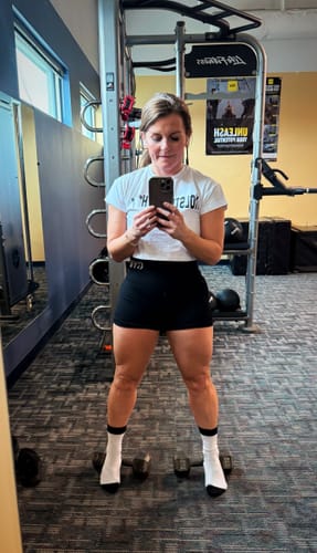 Customer photo review of Essential Crop Tee