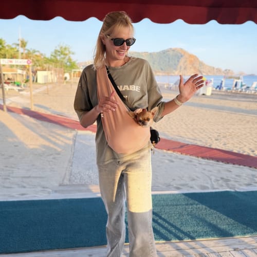 Customer photo review of Lightweight Pet Sling Carrier – Powder Pink - 2-5.5 lbs / 1-2.5kg (Summer)