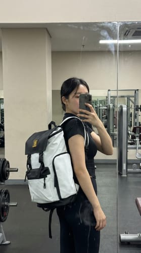 Customer photo review of ZURICH Black & White Travel backpack with laptop compartment