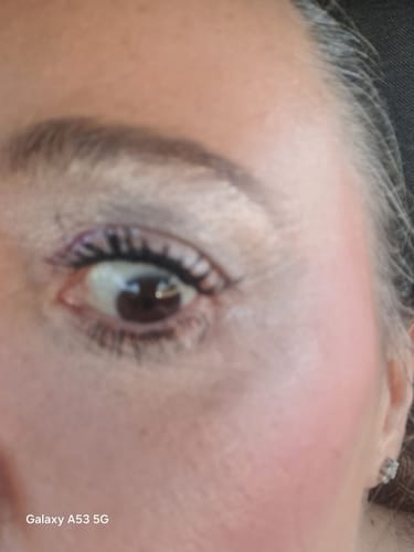 Customer photo review of KosmaLash® | Sérum Crecimiento & Anticaída