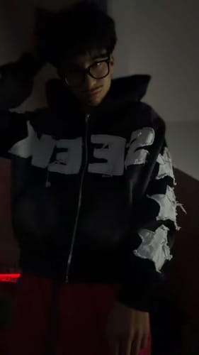 Customer photo review of SEEK ZIPUP