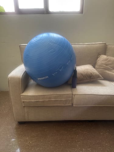 Customer photo review of Pelota de Yoga y Pilates de 75CM