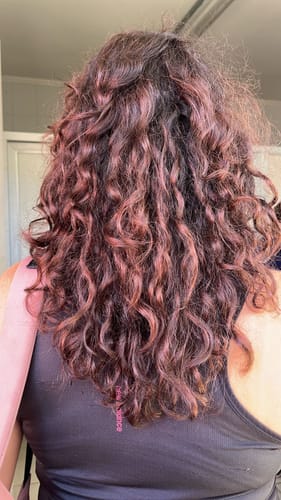 Reseña con foto de un cliente sobre Henna Jamila Hair - Cobrizo Natural y Duradero 👩🏼🦰