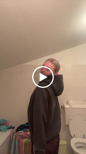 Customer video review of KNIT HOODIE DARK GREY