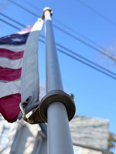 Customer photo review of Non-Tangle Flagpole Spinners