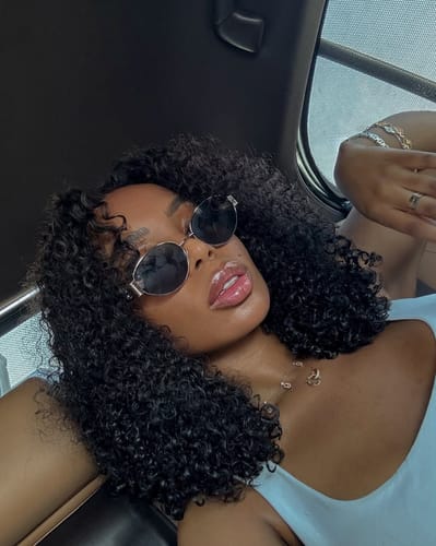 Customer photo review of Afro Kinky Curly Glueless Wig 5x5 HD Lace Invisible Knots 180% Density