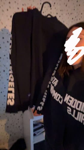 Customer photo review of GATED COMMUNITY STRAIGHT LEG SWEATPANTS NAVY