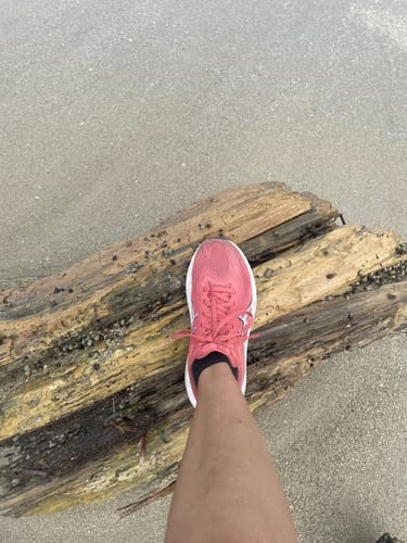 Customer photo review of Asics GT 1000 14 Mujer Dark Pink Clay Dark Currant