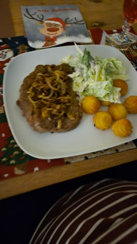 Customer photo review of Zicke Löwe - Premium Unisex Hoodie