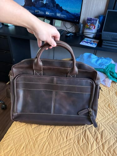 Customer photo review of LEATHFOCUS Men's Genuine Leather Briefcases Man Vintage Messenger Bag 15.6 Inches Laptop Handbag Business Office A4 Document Bag
