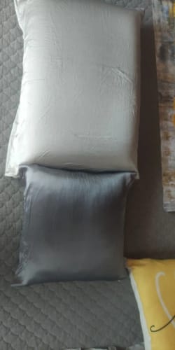 Customer photo review of 22 Momme Mulberry Silk Pillowcase with Zipper – Double-Sided Luxury Hair & Skin Care