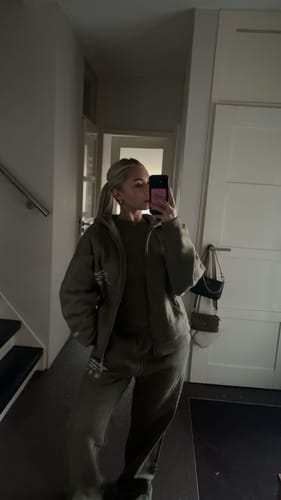Customer photo review of LABEL ZIP HOODIE SAGE