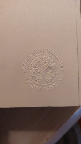 Customer photo review of Prägestempel personalisiert - Ex Libris Buchpräger für Papier (Insignia Eternitas)