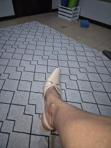 Customer photo review of Scarpin Slingback Nude Salto Fino
