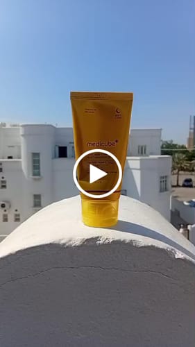 Customer video review of قناع ميديكوب الليلي بالكوجيك والكركم لتفتيح البشرة - 75مل