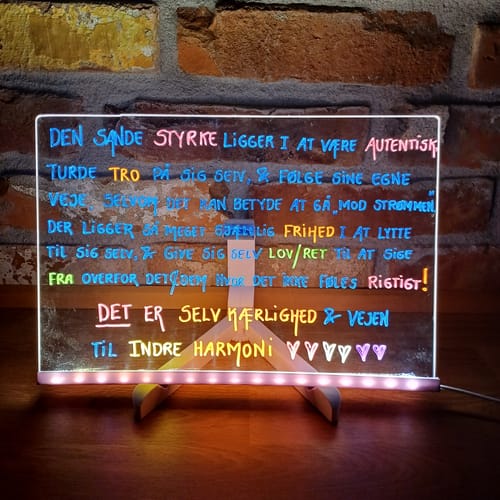 Customer photo review of Lysende LED Tegnebræt