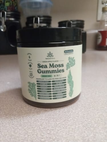 Customer photo review of Sea Moss 16-In-1 Gummies