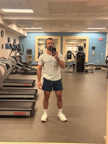 Customer photo review of Airstripe™ Bolt Tee