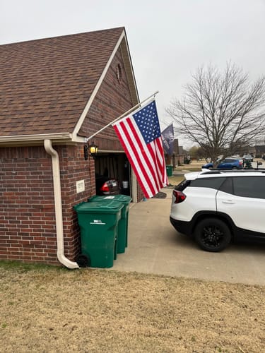 Customer photo review of Non-Tangle Flagpole Spinners