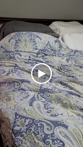 Customer video review of MarshMellow Comforter