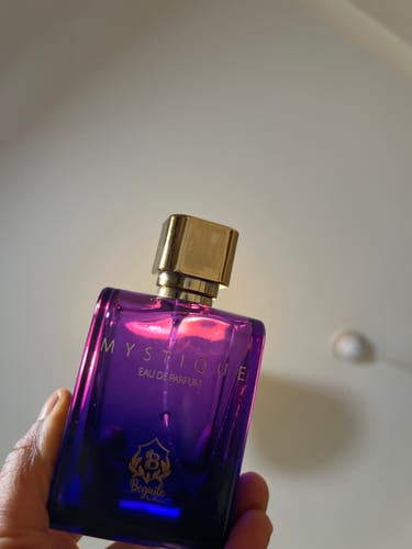 Customer photo review of Mystique