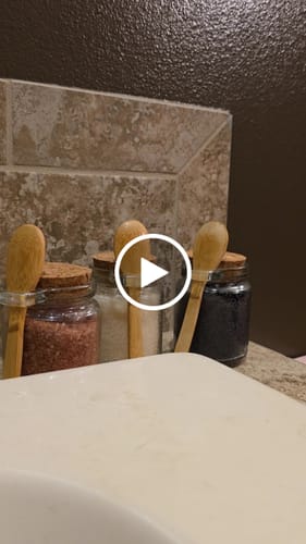 Customer video review of Detox Bath Soak