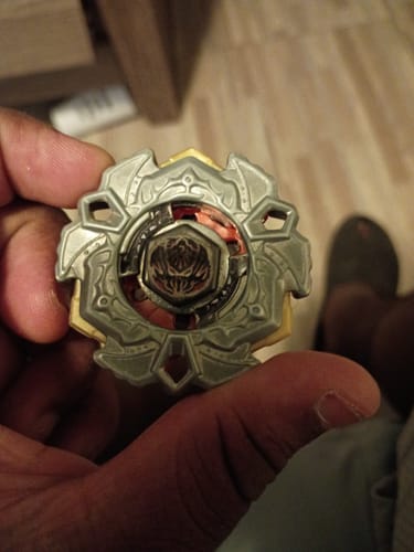 Customer photo review of Takara Tomy Variares Beyblade BB-114 D:D (Metal Fury) - With Dual Spin Launcher LR