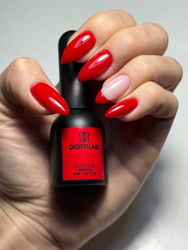 Customer photo review of Studio Didier, хибриден гел лак, "Wild fire" 8ml