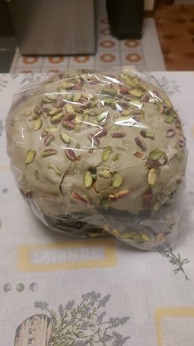 Customer photo review of Panettone Artigianale con EXTRA crema di Pistacchio | 1,5kg
