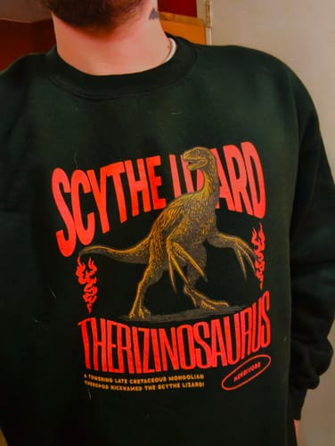 Customer photo review of Therizinosaurus Scythe Lizard Vintage Crewneck