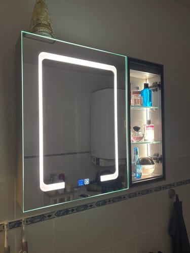 Customer photo review of SONNI Spiegelschrank Bad mit Beleuchtung LED Spiegelschrank mit Glasvitrine und Ambientebeleuchtung, Glasboden, Anti-Beschlag, Steckdose, 3 Lichtfarben, Dimmbar, Vollständig Montiert
