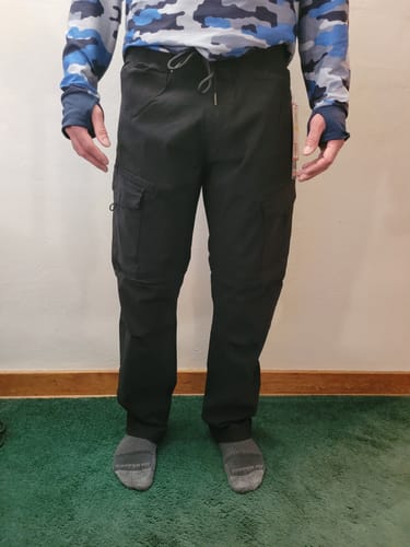 Customer photo review of MEN'S AZIEL HYBRID TECH CARGO JOGGERS