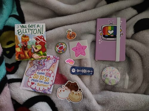 Customer photo review of Sparkly Frog Clown Large Button