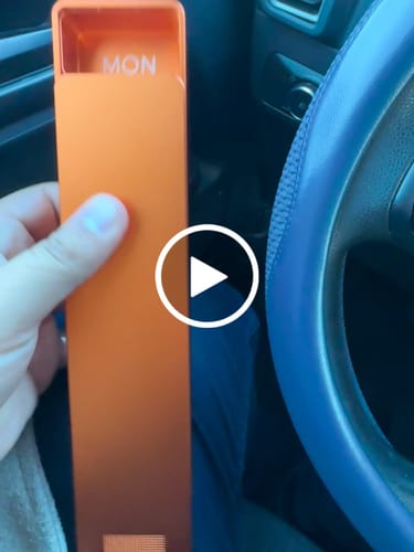 Customer video review of Weekly Case