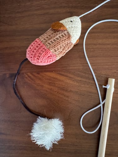 Customer photo review of Mouse & Star Cat Teaser Wand – Wooden Stick, Durable & Fun (6 Styles)