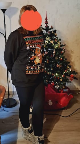 Customer photo review of Glühmanda Pixel- Christmas Sweater