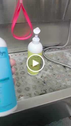 Kundenbewertung mit Video zu Hundeshampoo - feuchtigkeitsspendes Shampoo