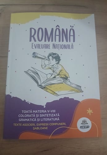 Customer's Carte Română Evaluare Națională manual colorat, cu ilustrație pe copertă, plasat pe o masă de lemn.
