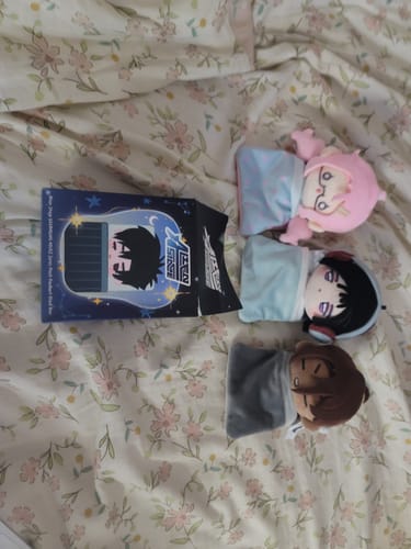 Customer's Alien Stage Dreaming Hours Series plush pendants, featuring three soft figures and an open blind box.