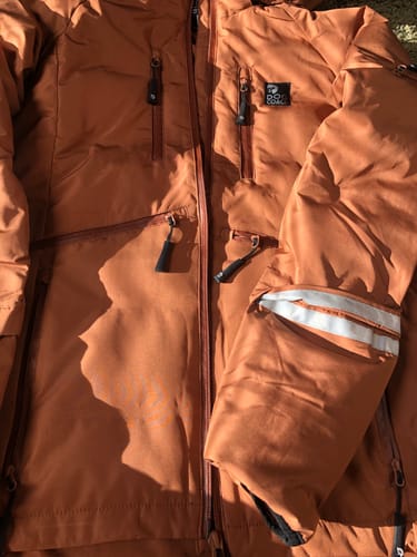 Kundeanmeldelse med foto af DogCoach KeepDry Jacket | Caramel | Kaydo