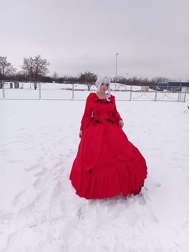 Customer photo review of May I Ask for One Final Thing? Scarlet El Vandimion rot Kleid Cosplay Kostüm
