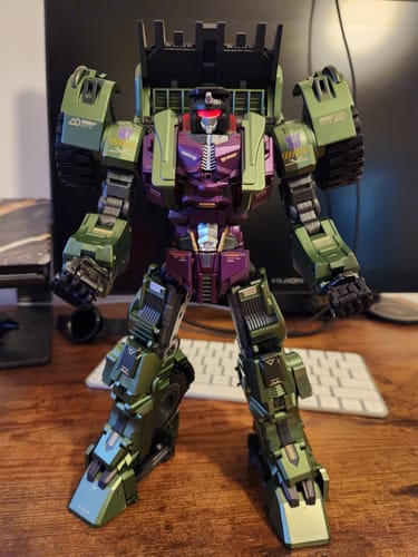 Customer photo review of Dream Star Toys DST02-001 DST02001 Forklift Warrior ( Scrapper, Constructicon, Devastator Combiner) DreamStarToys Metallic Version 24.5 cm / 9.6"