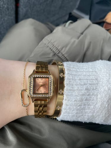 Customer photo review of LA PEACH MONTRE DORÉ AVEC CHIFFRES ARABES