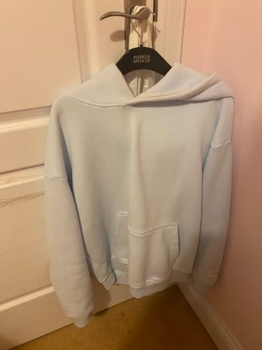 Customer photo review of COZY Hoodie (Icy blue)