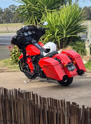 Customer photo review of Bluetooth Moto Earbuds