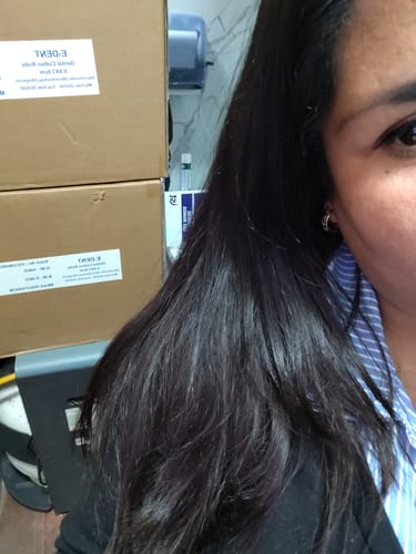 Reseña con foto de un cliente sobre Henna Jamila Hair - Cobrizo Natural y Duradero 👩🏼🦰