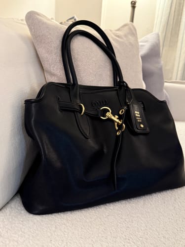 Customer photo review of LARGE HANDBAG 40 IN BLACK CALFSKIN